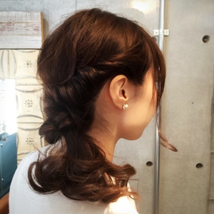 アップスタイルなどのパーティヘアもおまかせください！！