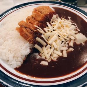 上野でカレーを食べたとさ。