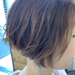 ハイライトとデジタルパーマで柔らかく見せる！
