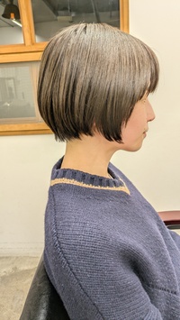 ショートボブ