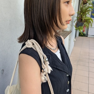 顔周りで変化をつけるのもおすすめです