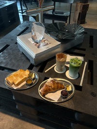 カフェに行きました！！