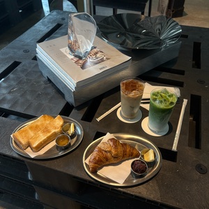 カフェに行きました！！