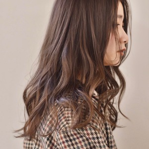 ベージュカラー